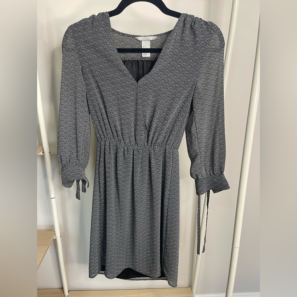 H&M black and white patterned work dress